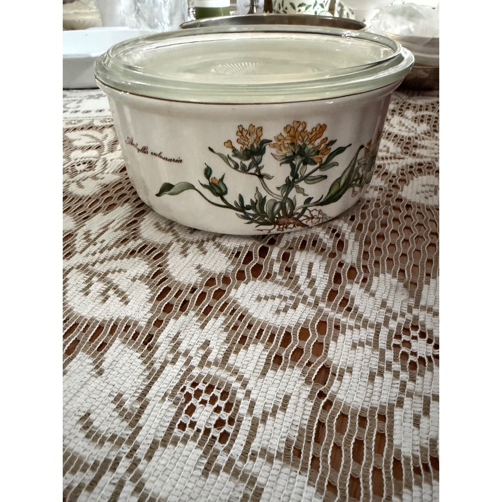 Villeroy & Boch Botanica Vilbofour Casserole Dish Anthyllis Vulneraria with Lid